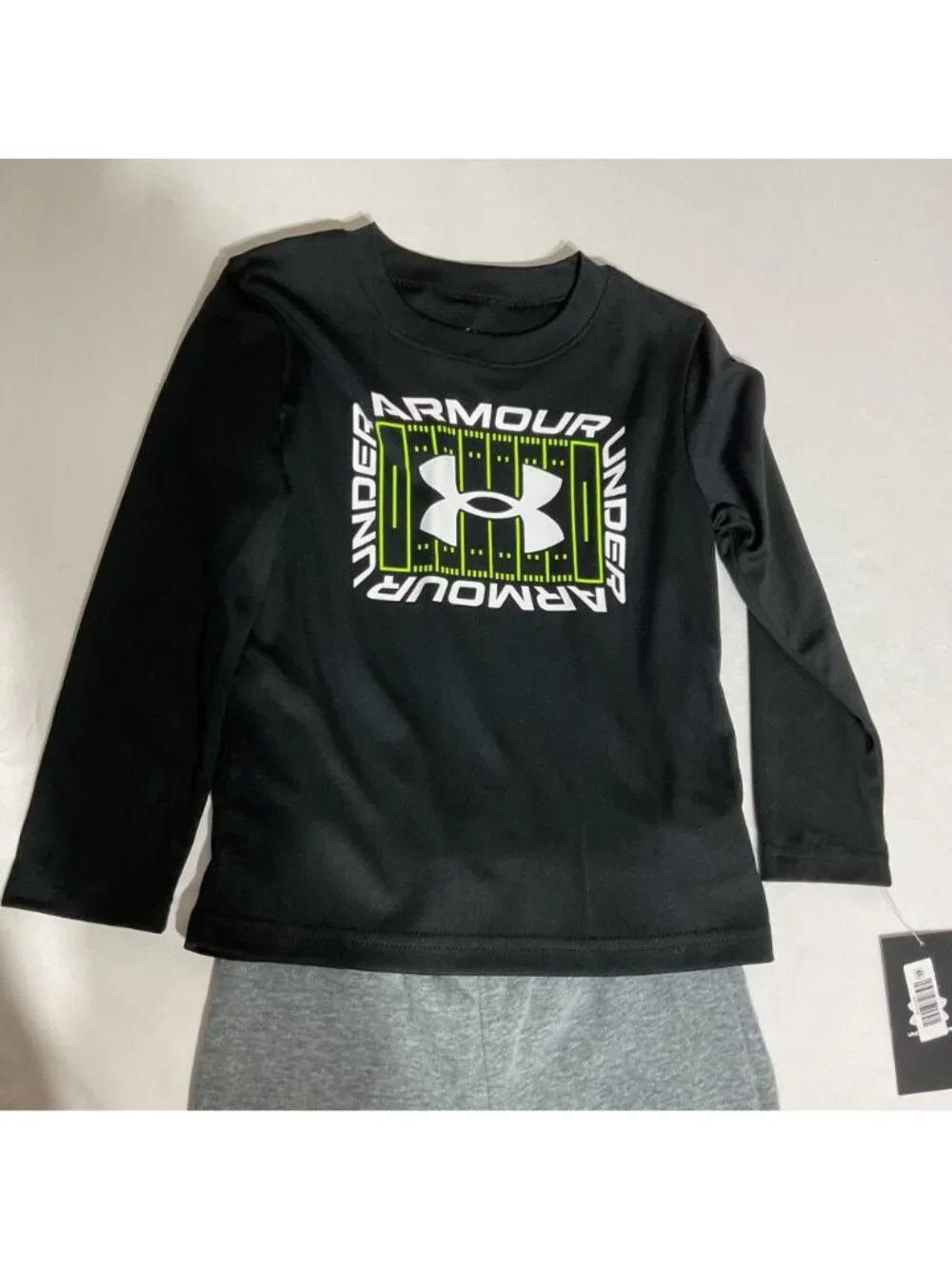 Under Armour Toddler Boys 2-Piece 12 month Long Sleeve Shirt & Jogger Set Black/